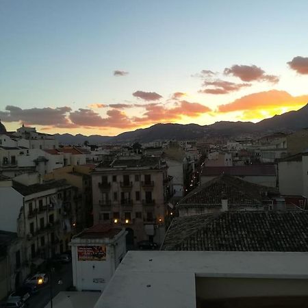 A Terrace In The Heart Of Palermo Apartment Bagian luar foto