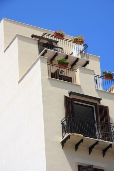A Terrace In The Heart Of Palermo Apartment Bagian luar foto
